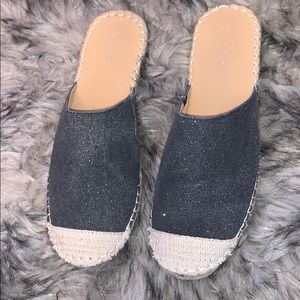 Women’s Slip-On’s